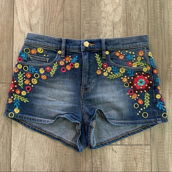 JUICY COUTURE- floral embroidered jean shorts - Picture 5 of 9